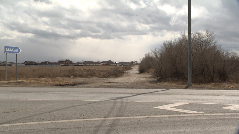 автомобильная дорога м-4 «дон». трасса. асфальтированная дорога. деревня с дорогой. поселку нужна дорога.
