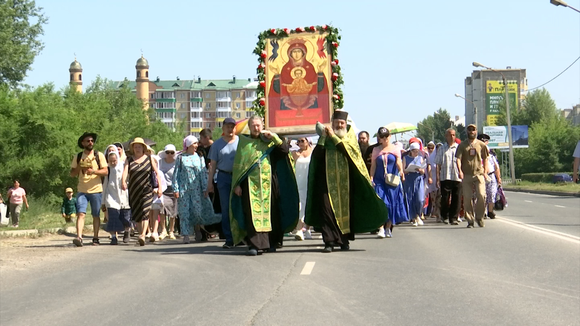 В Абакане прошёл целодневный крестный ход | 24.06.2024 | Абакан - БезФормата