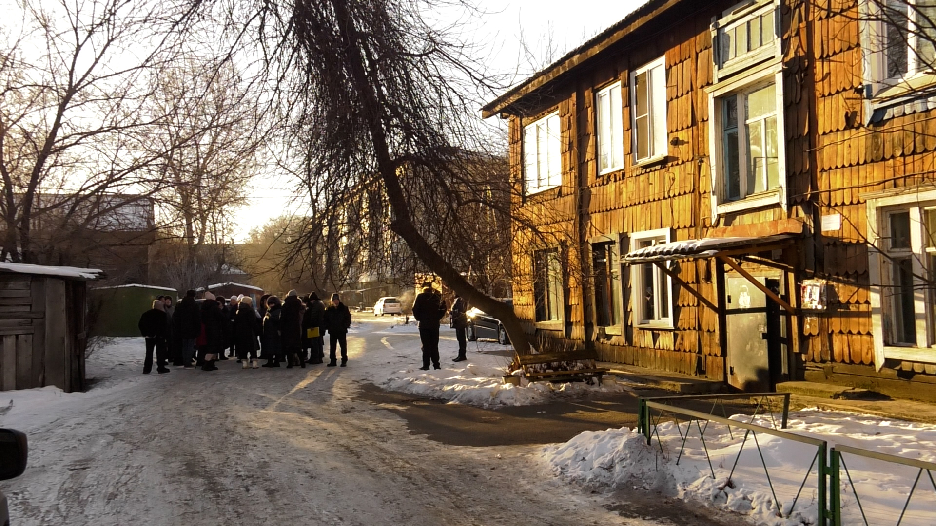 В Абакане разгорелся скандал из-за бараков | 10.01.2024 | Абакан -  БезФормата